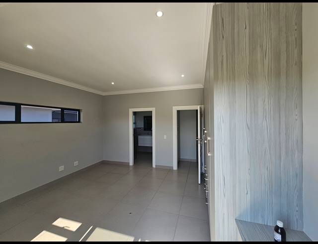 3 BEDROOM HOUSE FOR SALE IN NEW SALT ROCK CITY